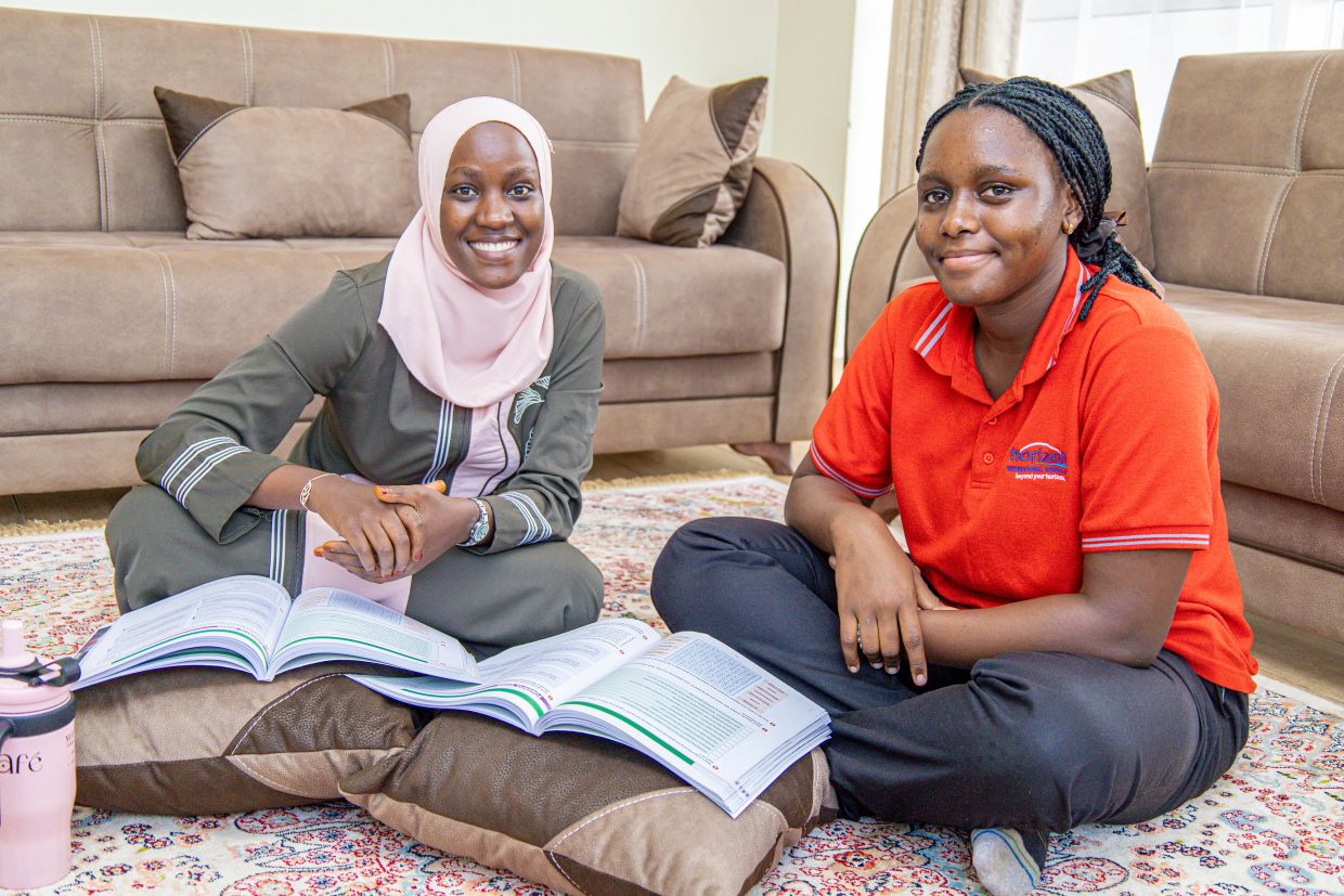 Girls and Supervisor